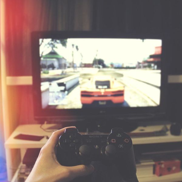 12 Things To Do While Your Boyfriend Plays Video Games