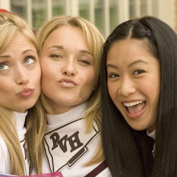 15 Signs You Did Competitive Cheerleading Growing Up