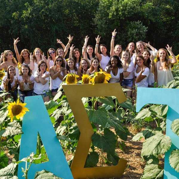 5 Reasons You Should Go Greek At A Small School