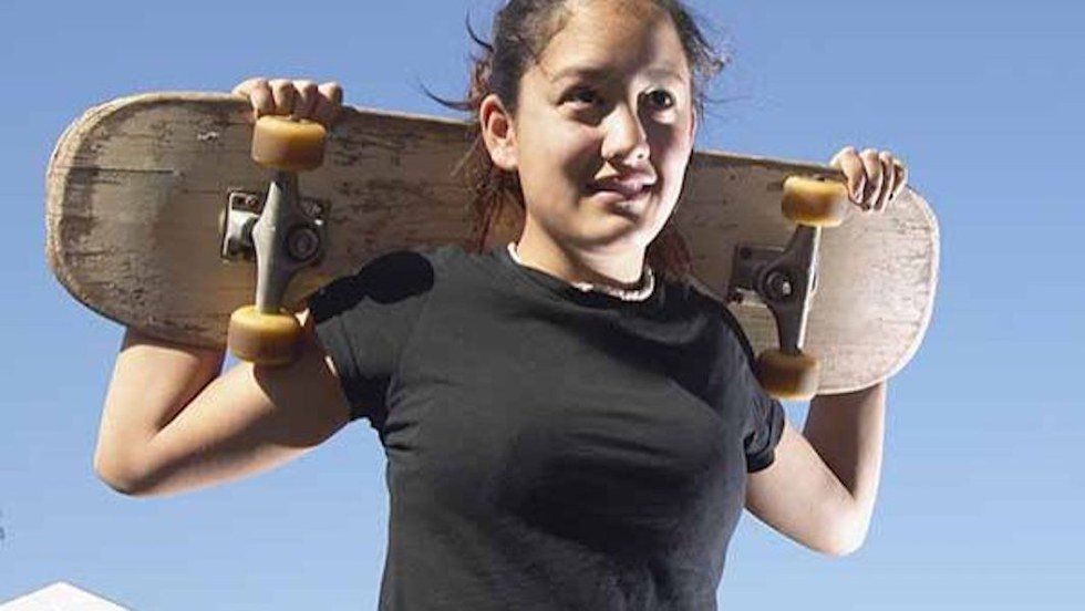 9 Differences Between a 'Bro' Girl and a Wannabe