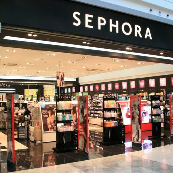 14 Things You Are Sure To Know If You Are A Makeup Hoarder