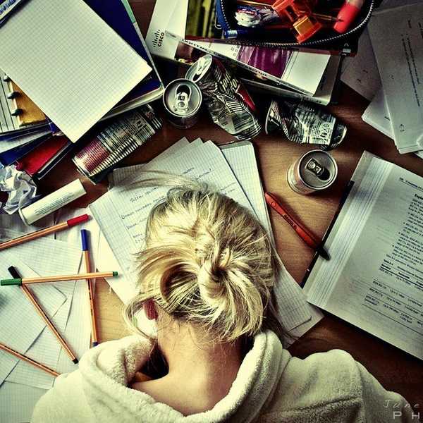 I "Brag" About My Good Grades On Social Media, And That's OK