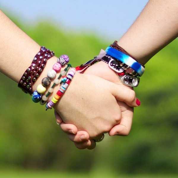 Why You Shouldn't Worry So Much About Drifting Away From Friends