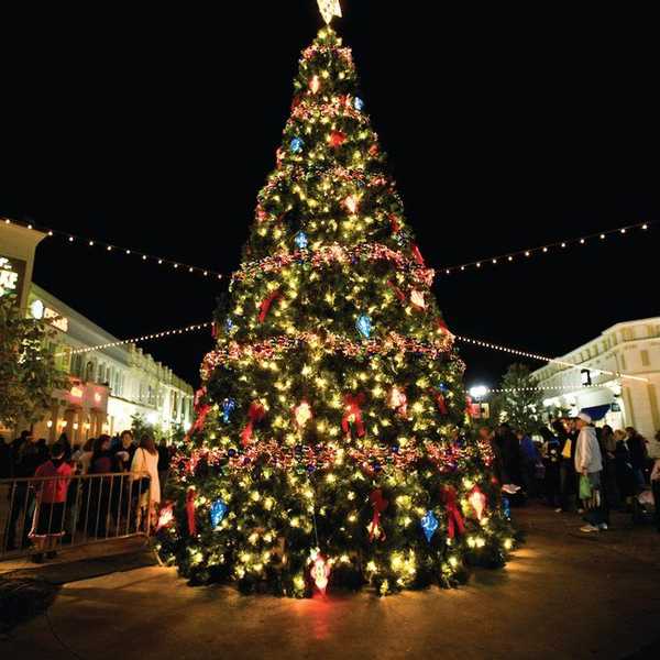 4 Ways To Brighten Someone's Christmas Season