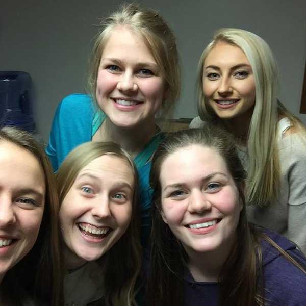 The 7 Stages Of A College Student's Christmas Break