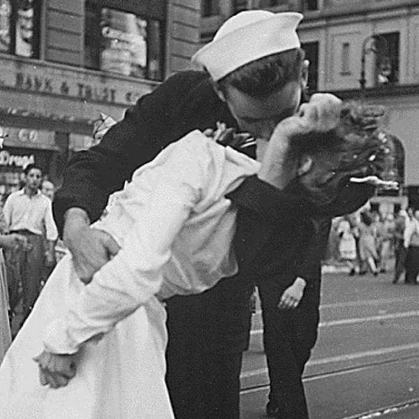 Five Ways You Know You're In Love