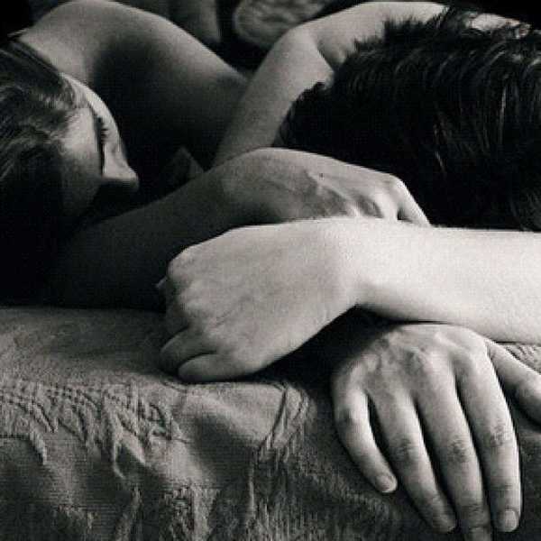 Pro's and Con's of Sharing a Bed With Someone