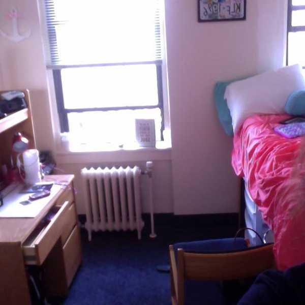 7 Things I Learned From Living Without A Roommate Freshman Year