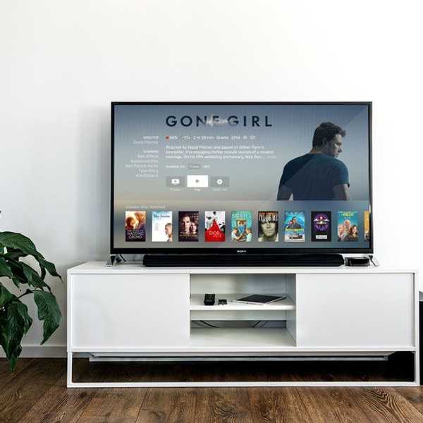 10 Binge-Worthy Shows You Need To Watch On Netflix This Winter Break