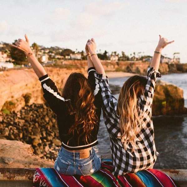 The Story Behind Pura Vida Bracelets