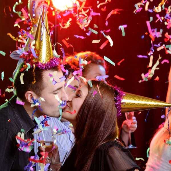 13 Creative Ways To Score A New Year's Kiss