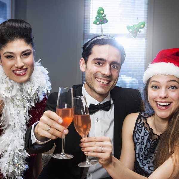 5 Holiday Drinking Games