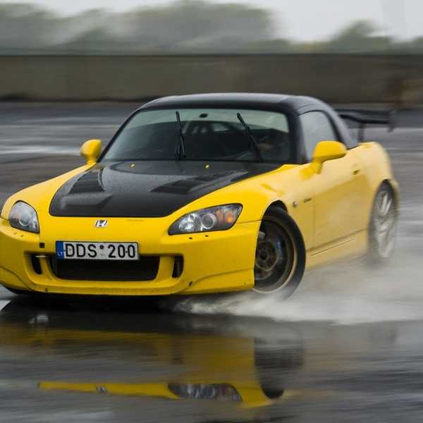Driving Tips For When It's Wet