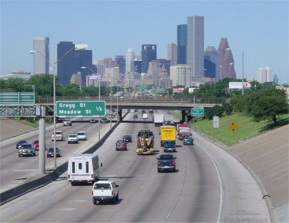 14 Thoughts We All Have While Driving