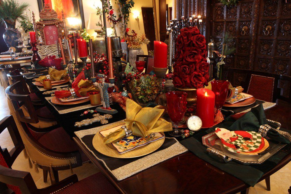 5 Things To Talk About Instead Of Politics At A Family Holiday Dinner