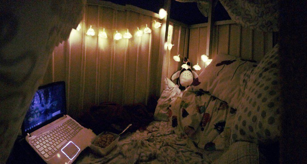 6 Shows to Binge Watch Over Break