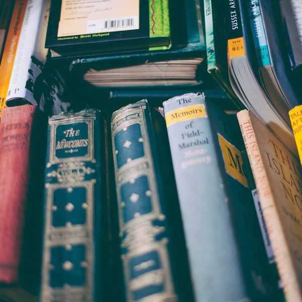 10 Book Suggestions for Semester Break Reading