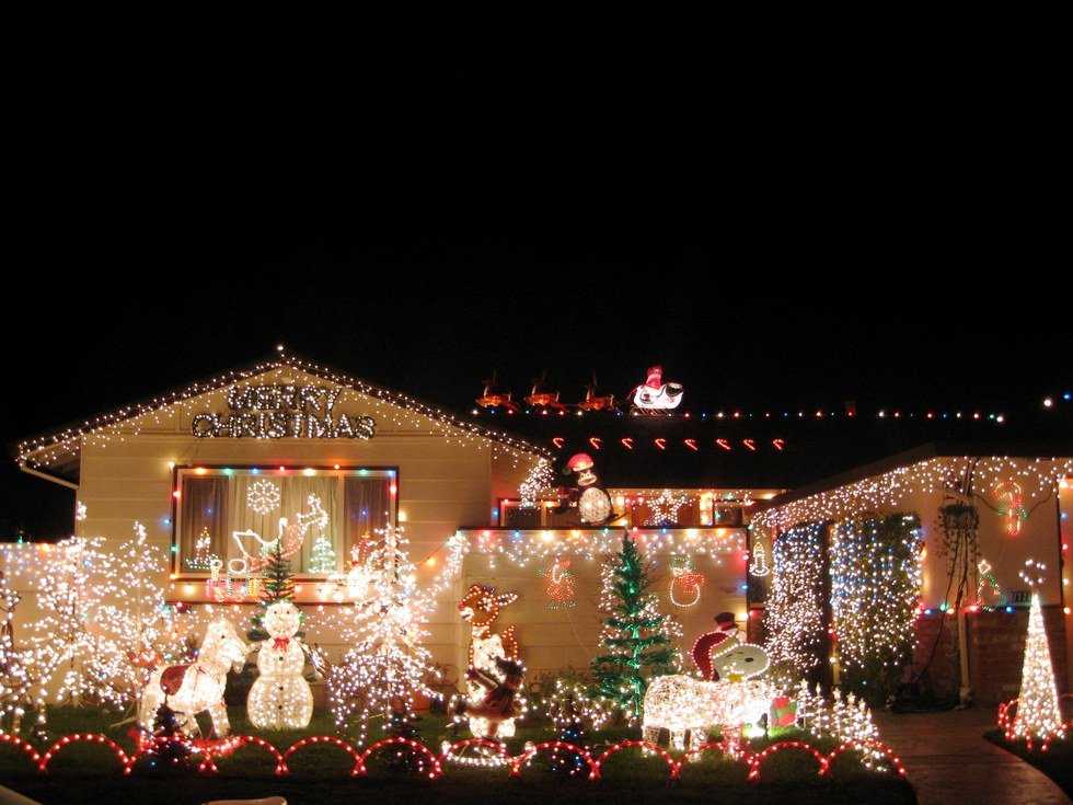 7 Struggles You May Face while Decorating This Holiday Season