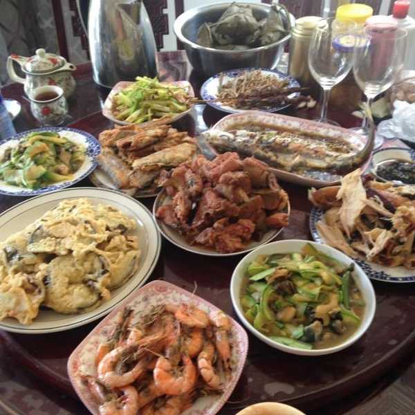 How do Chinese Celebrate the Chinese Lunar New Year?