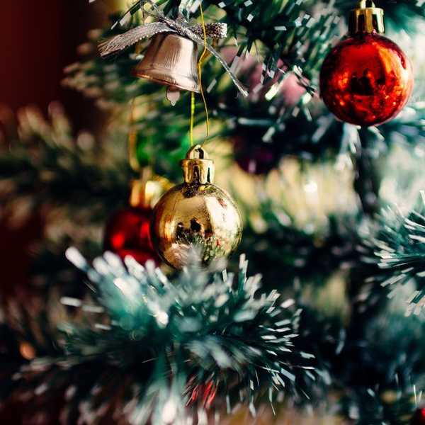 10 Signs You're Too Obsessed With Christmas