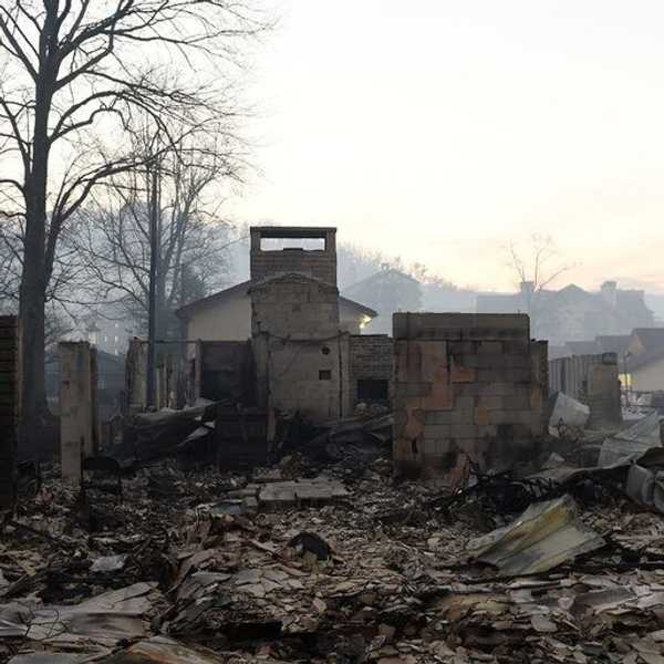 Why The Mainstream Media Isn't Covering The Gatlinburg Wildfires