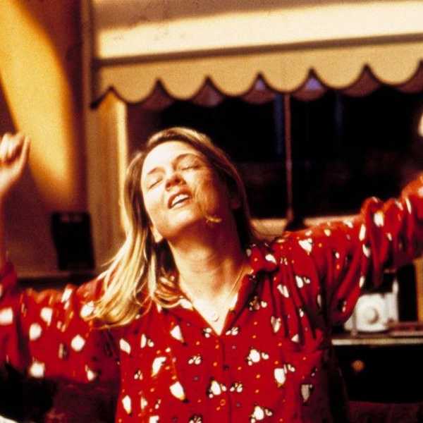 Being Single Is The Greatest Gift This Holiday Season