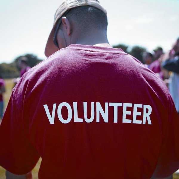 5 Easy Ways To Give Back This Season