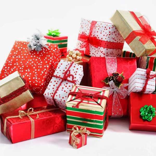A Family's Guide For Christmas For Their College Student