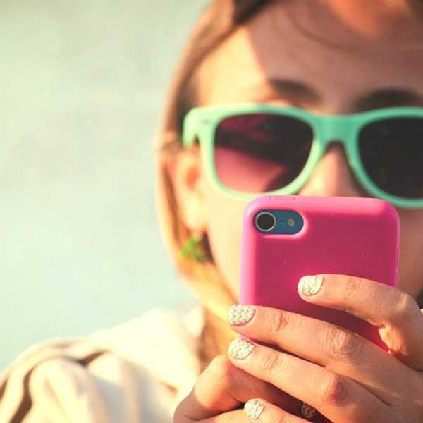 10 Ways To Innocently Prank Your Friend's Phone