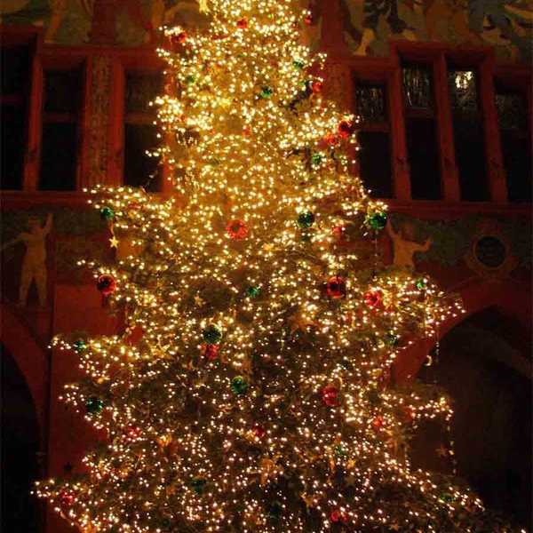 5 New Holiday Traditions To Mix It Up This Christmas