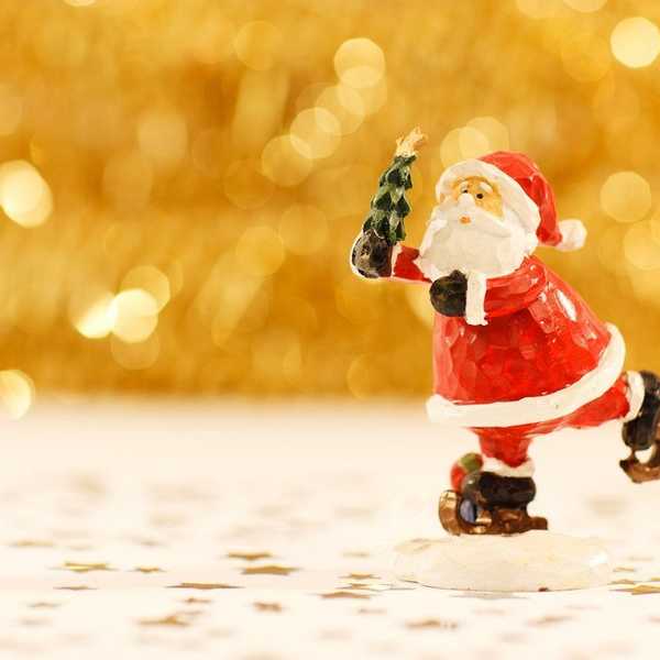 12 Ways to Keep Your Christmas Cheer During Finals