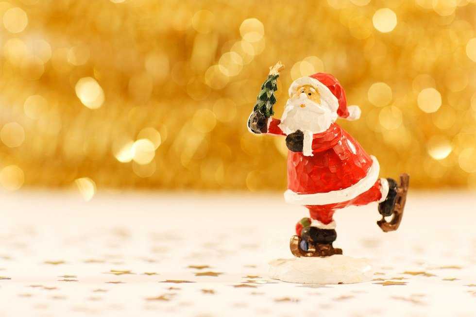 12 Ways to Keep Your Christmas Cheer During Finals