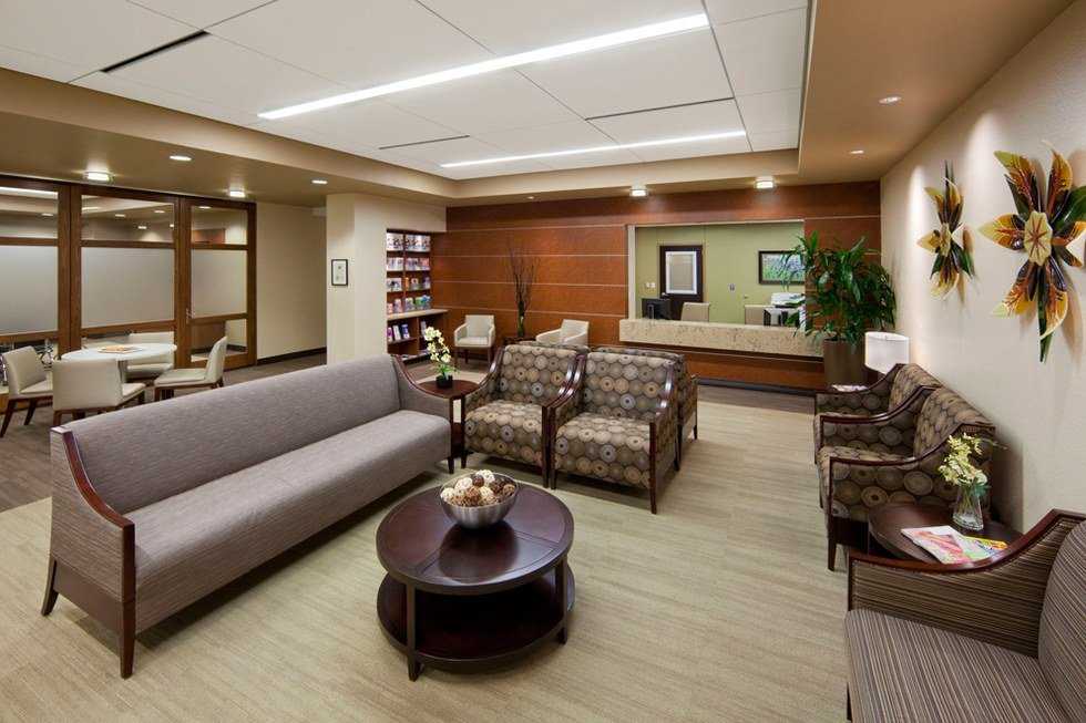 11 Things Every Family Goes Through In The Waiting Room