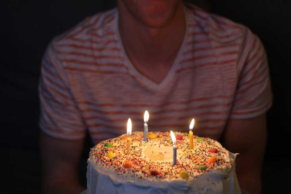 Why Having A December Birthday Is A Total Rip-Off