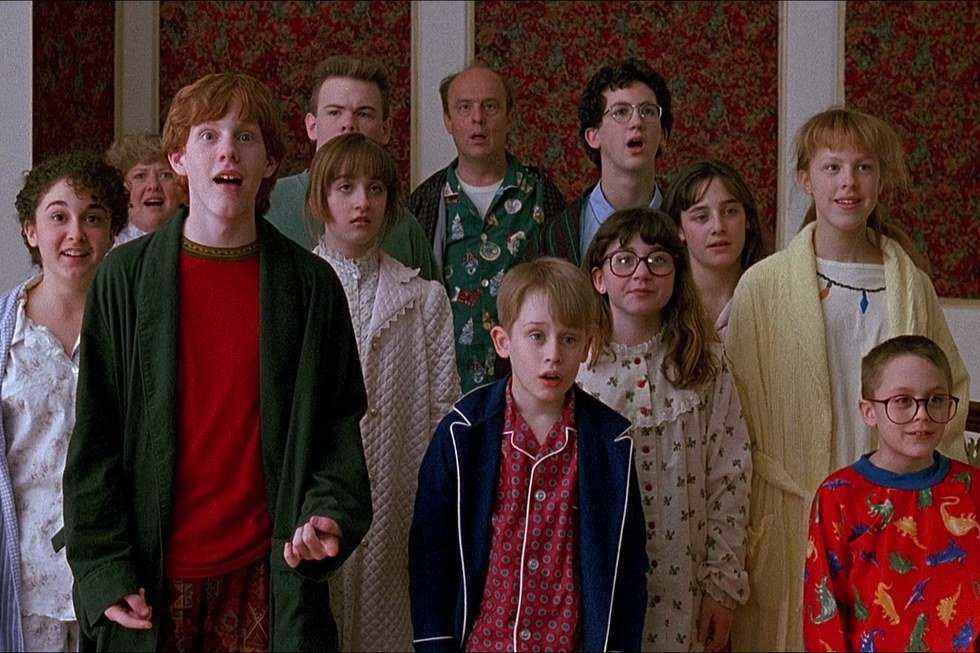 7 Holiday Happenings You Can Relate to if Your Family Lives Out of State