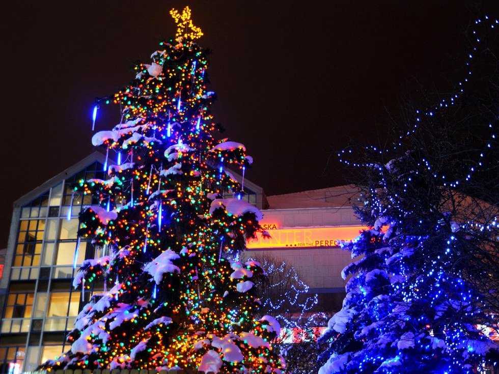 5 Ways To Get Into The Holiday Spirit
