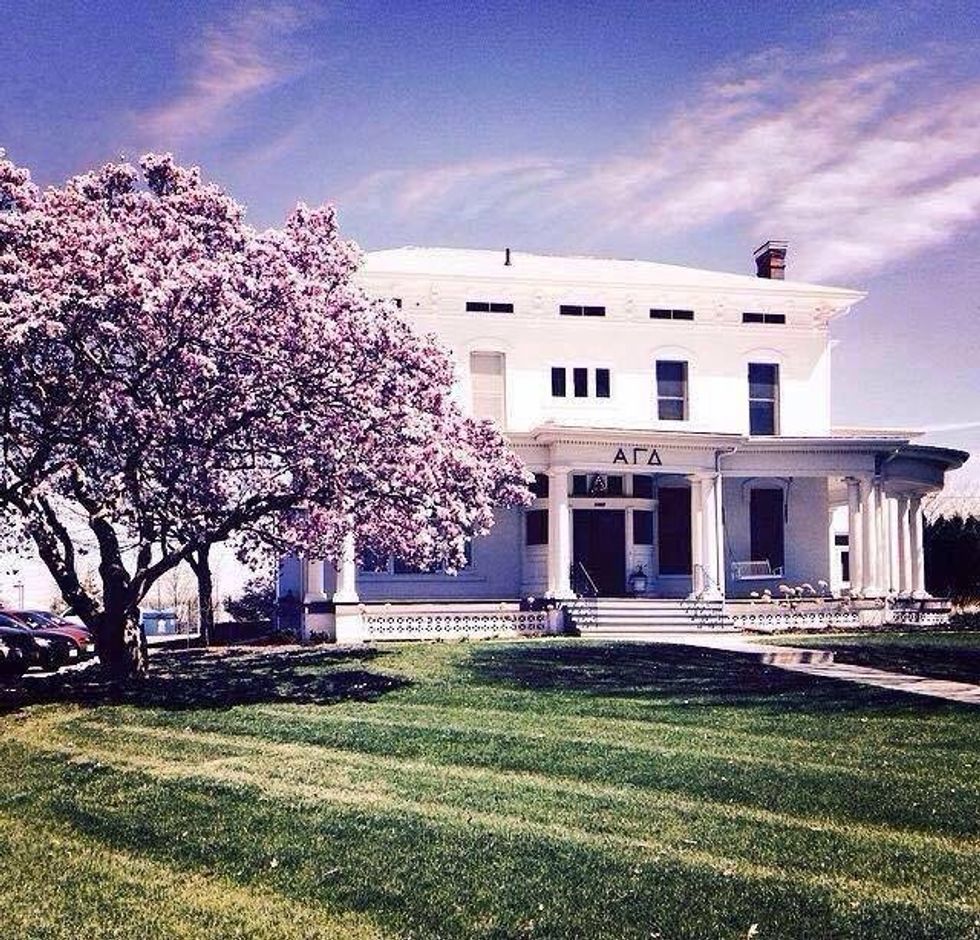 3 Reasons Why Being In A Sorority Is Amazing
