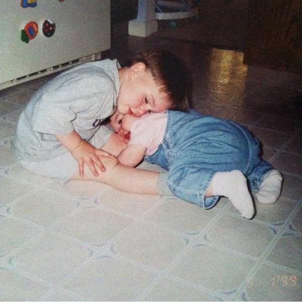 10 Perks Of Growing Up With An Older Brother