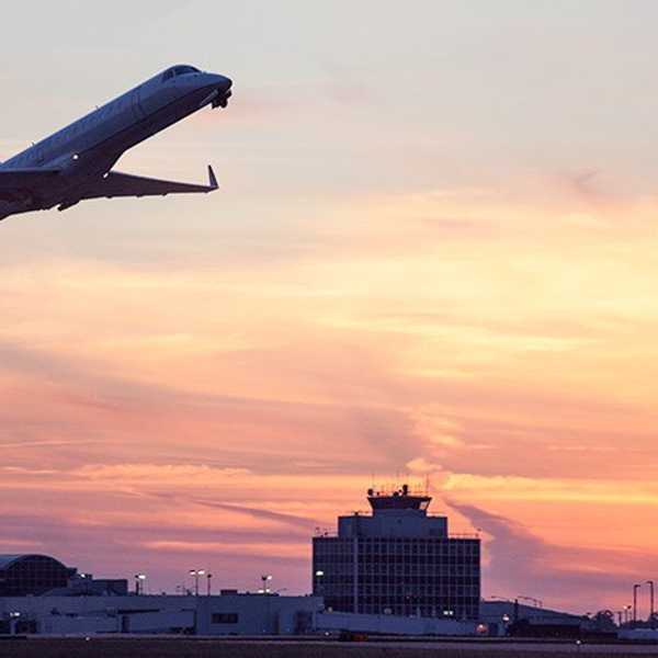 10 Thoughts You Have at the Airport