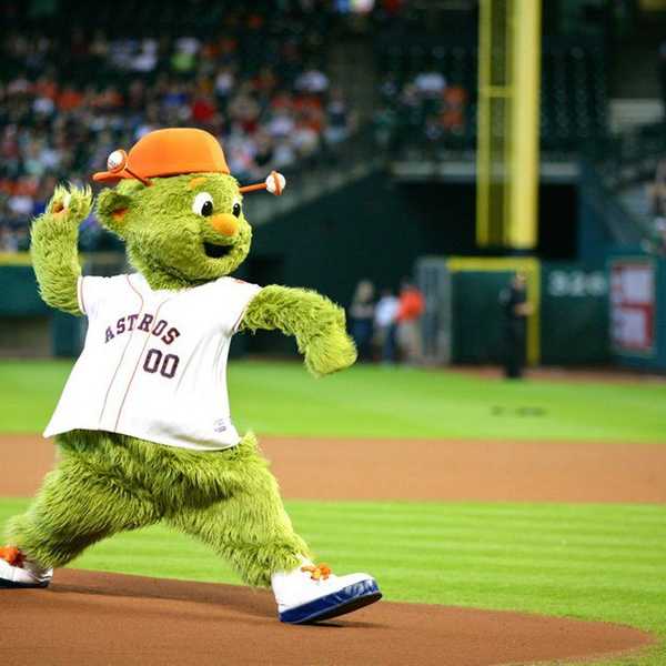 Funny Reasons To Watch Your Favorite MLB Team In 2017