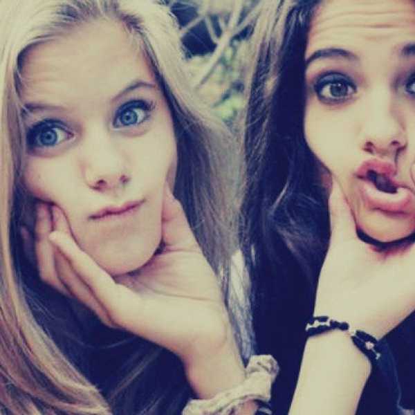 5 Reasons You Should Live With Your Best Friends