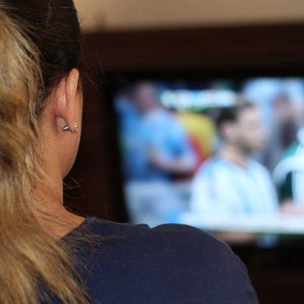 12 Signs You're A TV Addict