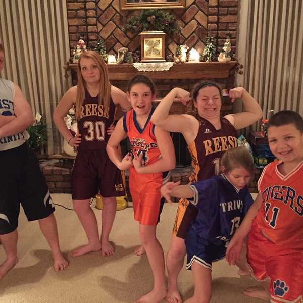 7 Reasons You'll Wish You Grew Up In A Big Family