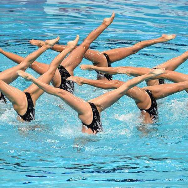 15 Things Every Former Synchronized Swimmer Can Relate To, Told By GIFs