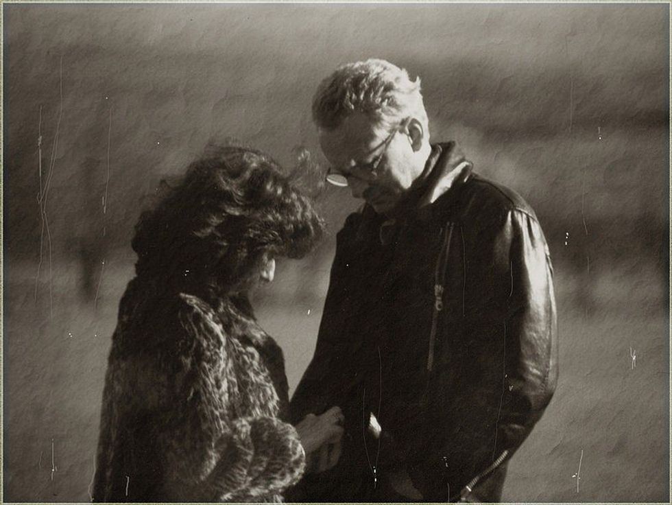 What It's Like Being A Helpless Romantic In A Hook Up Generation