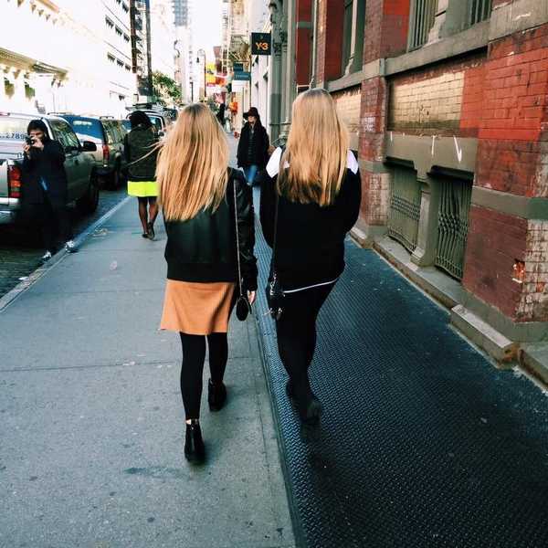 13 Things Older Sisters Give To Little Sisters