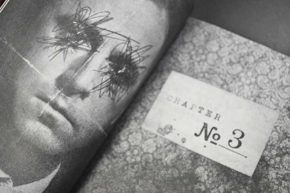 Should Authors include Photographs in Novels?