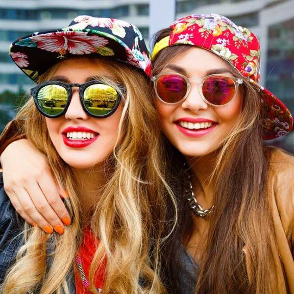10 Perks of Sharing a Dorm with Your Best Friend