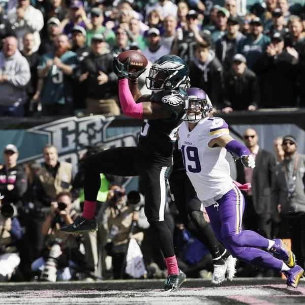 Birds Back On Track: Eagles Defeat Vikings 21-10
