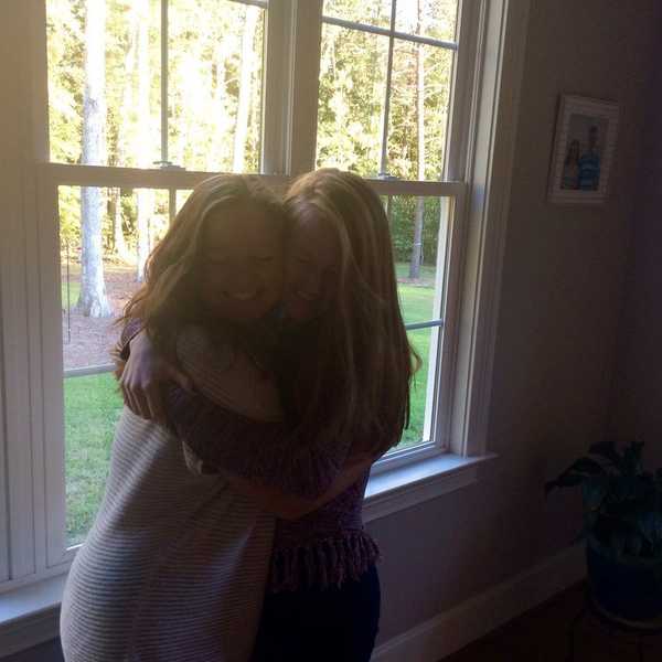 10 Signs You're Enjoying a Reunion